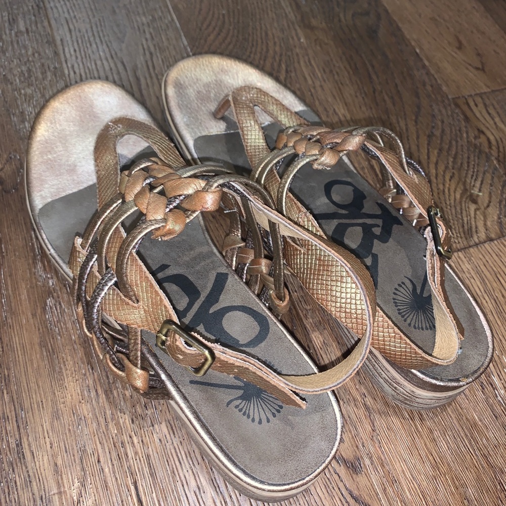 OTBT sandals w heel